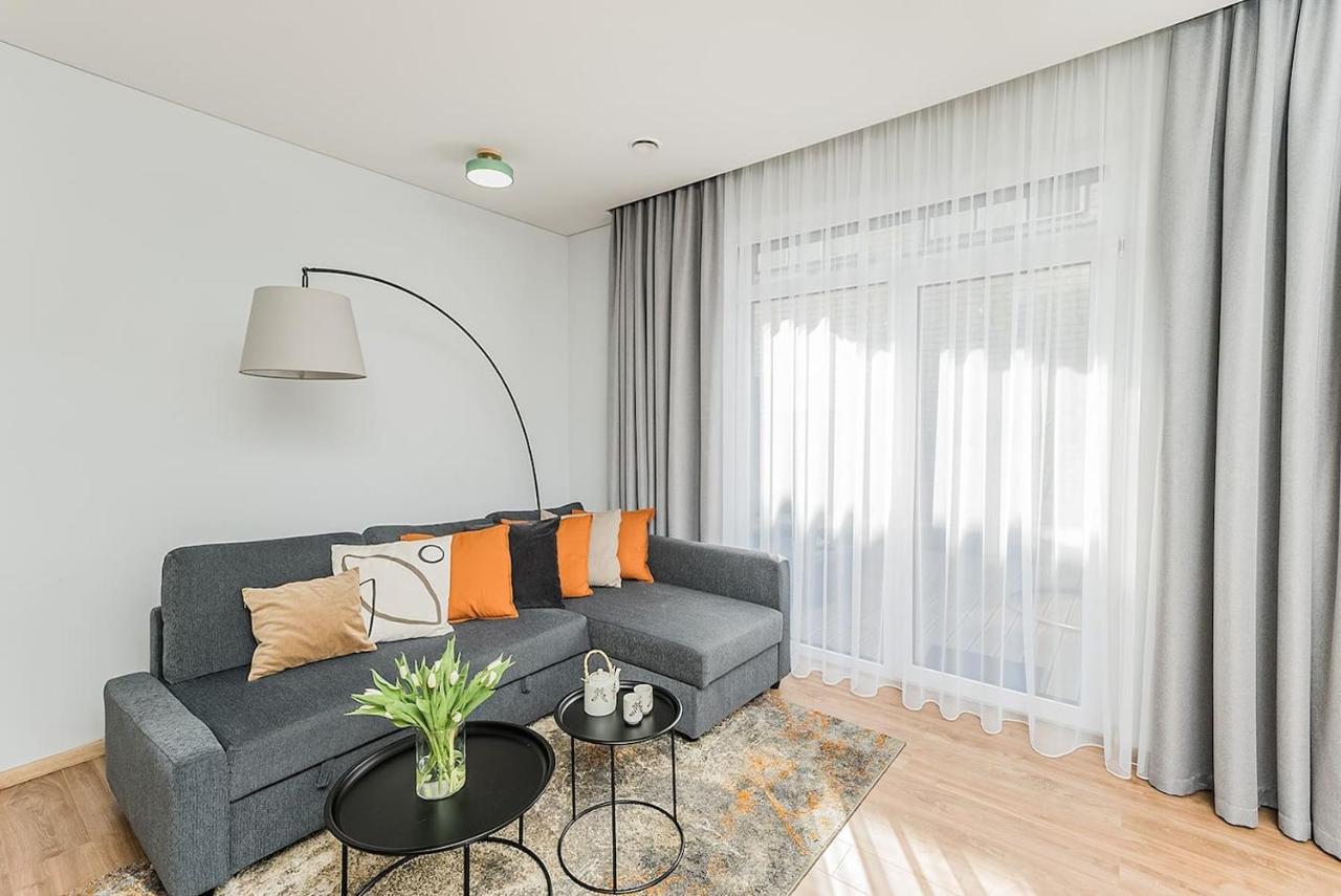 Lovely Apartment With Private Terrace By Urban Rent Kaunas Buitenkant foto