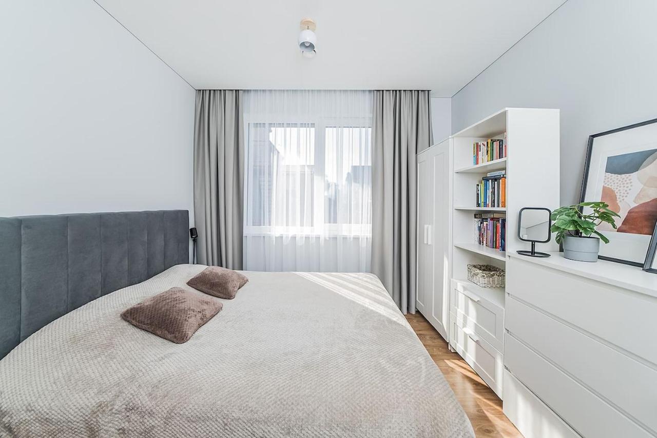 Lovely Apartment With Private Terrace By Urban Rent Kaunas Buitenkant foto