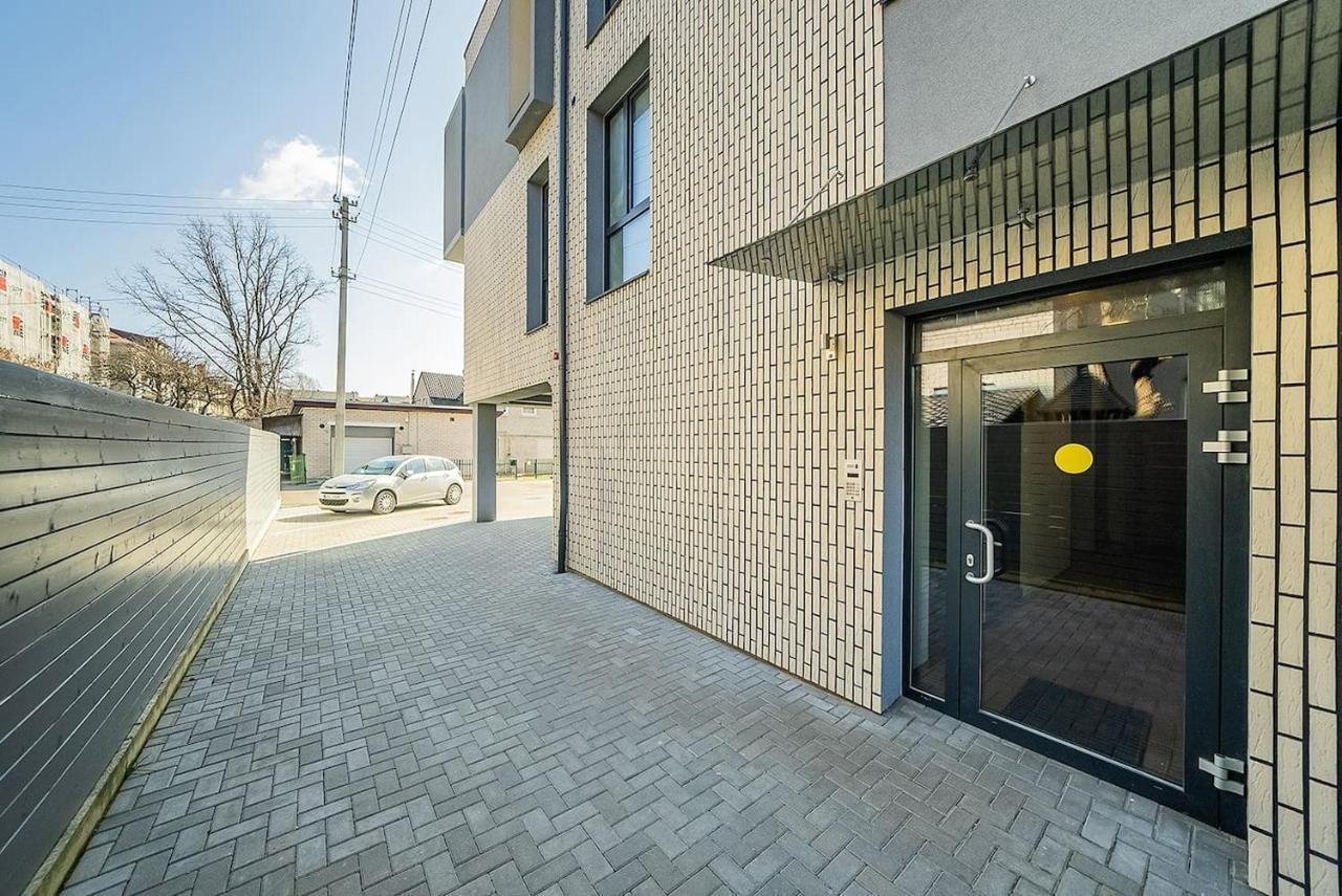 Lovely Apartment With Private Terrace By Urban Rent Kaunas Buitenkant foto